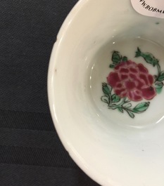 A Chinese famille noire cup and saucer, Yongzheng, 1723-1735