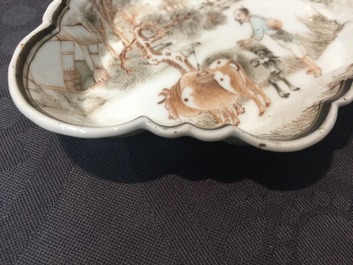 A fine Chinese grisaille spoon tray, Yongzheng/Qianlong