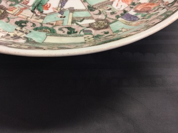 Un grand plat en porcelaine de Chine famille verte, Kangxi