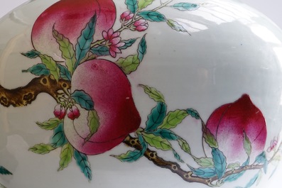 A fine Chinese famille rose tianqiuping "Nine peaches" vase, Guangxu mark, 19/20th C.
