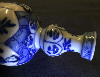 A small Chinese blue and white vase, Kangxi