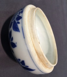 A large Chinese blue and white teapot and cover with peacocks, Kangxi