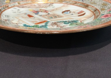 A fine Chinese famille rose plate with butterflies on the rim, Yongzheng, 1723-1735