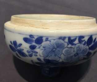 A large Chinese blue and white teapot and cover with peacocks, Kangxi