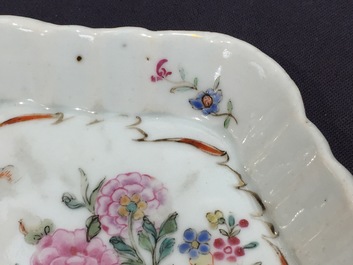 A Chinese famille rose teapot and cover on stand, Qianlong, 18th C.