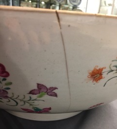 A massive Chinese famille rose export porcelain bowl with flowers, Qianlong, 18th C.