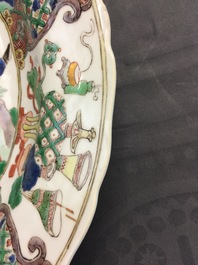 A Chinese famille verte dish with a war scene, Kangxi