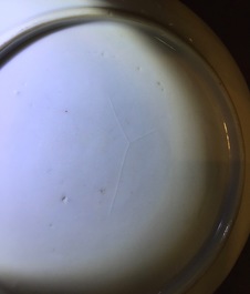 Une tasse et soucoupe en porcelaine de Chine famille rose &agrave; d&eacute;cor en relief d'&eacute;cureuils, Yongzheng, 1723-1735