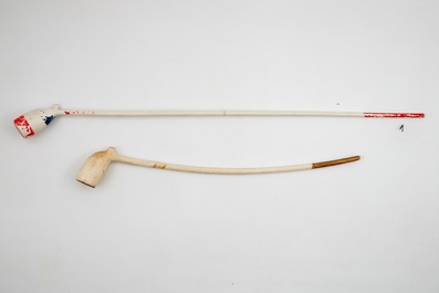 Un tr&egrave;s rare porte-pipe en fa&iuml;ence de Delft bleu et blanc, 17/18&egrave;me