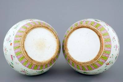 A pair of tall Chinese famille rose tianqiuping bottle vases, 19th C.