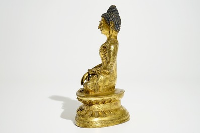 Un mod&egrave;le de Bouddha en bronze dor&eacute;, Chine, 18/19&egrave;me