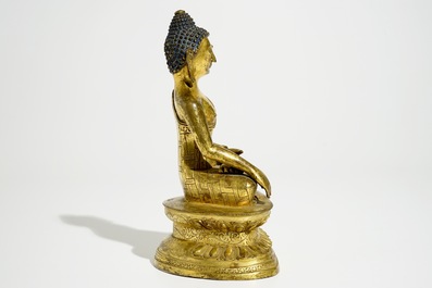 Un mod&egrave;le de Bouddha en bronze dor&eacute;, Chine, 18/19&egrave;me