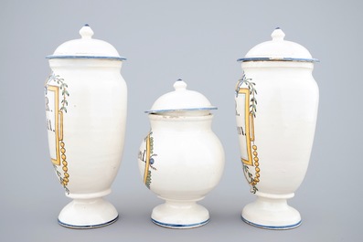 Trois pots de pharmacie couverts polychromes, Haguenau, France, 18&egrave;me