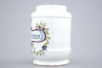 Een polychrome Delftse apothekerspot, albarello, 18e eeuw