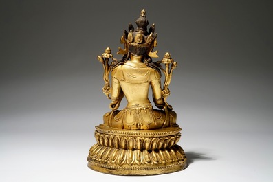 Une statuette sino-tib&eacute;taine de Tara verte (Syamatara) en bronze dor&eacute;, 18/19&egrave;me