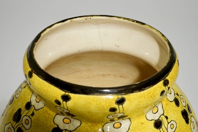Un grand vase de type craquel&eacute; &agrave; fond jaune, Charles Catteau pour Boch Fr&egrave;res Keramis, ca. 1925-1930