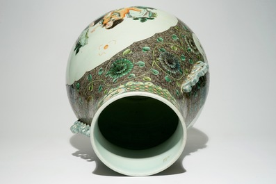 A large Chinese famille verte "HeHe Er Xian" hu vase, 19/20th C.