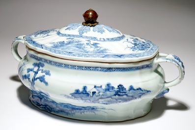 A blue and white Chinese tureen and cover, Qianlong