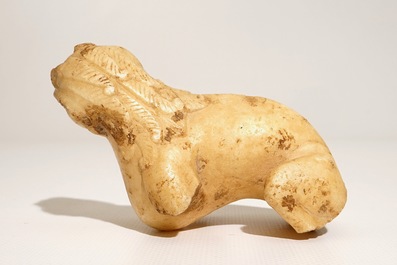 Een fragment van een marmeren leeuw, China, Tang