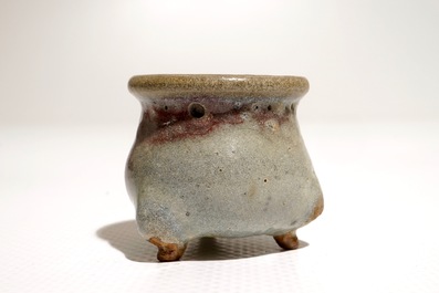 Un petit br&ucirc;le-parfum de type junyao, Chine, poss. Ming