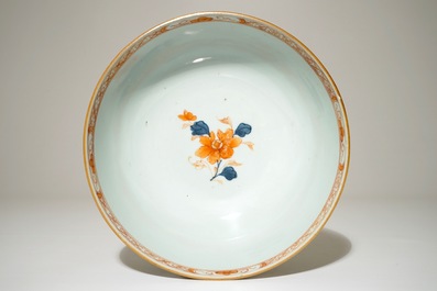 Un bol en porcelaine de Chine rose-imari aux "longues dames", Qianlong