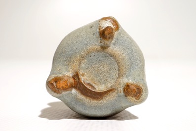 Un petit br&ucirc;le-parfum de type junyao, Chine, poss. Ming