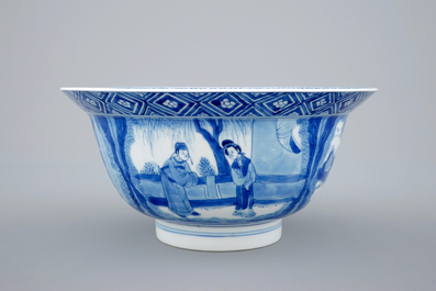 Een blauw-witte Chinese klapmuts kom, Kangxi merk en periode
