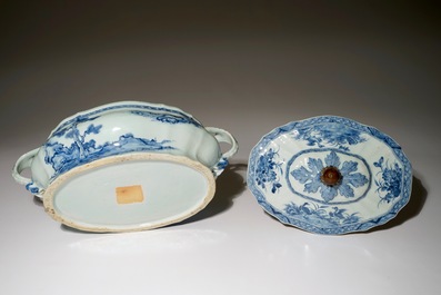 A blue and white Chinese tureen and cover, Qianlong