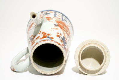 Een Chinese Imari chocoladekan met floraal decor, Qianlong