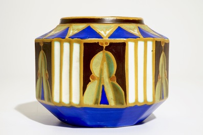 Un prototype d'un vase &agrave; d&eacute;cor g&eacute;om&eacute;trique, Marcel Bourdon et Charles Catteau pour Boch Fr&egrave;res Keramis, ca. 1927