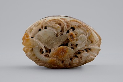 An English silver box with a Chinese mottled jade plaque as cover, 19th C.