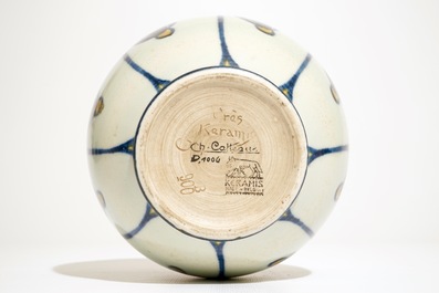 Un vase en gr&egrave;s, Charles Catteau pour Boch Fr&egrave;res Keramis, ca. 1925