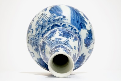 Een Chinese blauw-witte kalebasvaas met geleerden, Transitie periode, Chongzhen
