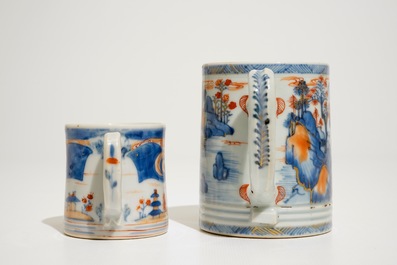 Twee Chinese Imari mokken met landschapsdecors, Qianlong