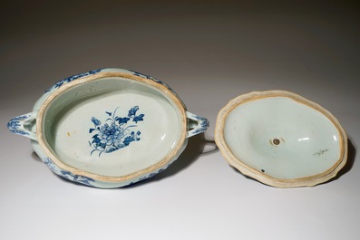 A blue and white Chinese tureen and cover, Qianlong