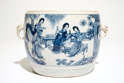Een Chinese blauw-witte cylindrische pot met oren, Kangxi