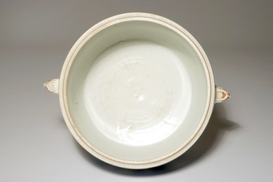 Een Chinese blauw-witte cylindrische pot met oren, Kangxi