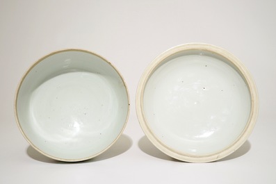 Une terrine couverte en porcelaine de Chine famille rose, Yongzheng/Qianlong