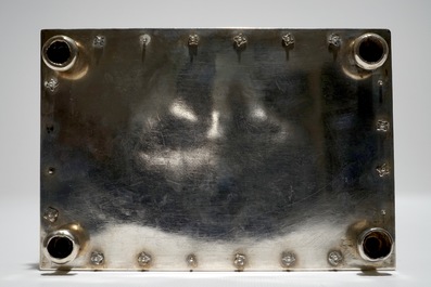 A Dutch colonial engraved silver sirih casket, Batavia, 18e eeuw
