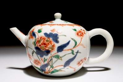 A Chinese bullet-shaped verte-imari floral teapot, Kangxi