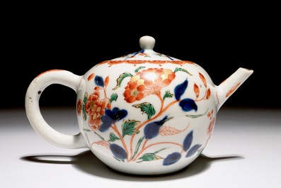 A Chinese bullet-shaped verte-imari floral teapot, Kangxi