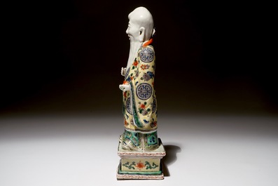 Un mod&egrave;le d'un Shou Lao en porcelaine de Chine famille verte, 19&egrave;me