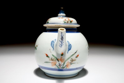A Chinese famille verte teapot and cover, Kangxi