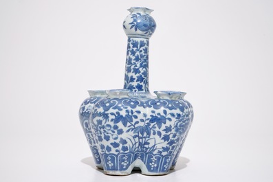 A Chinese blue and white tulipiere and a fan-shaped plaque, 19th C.