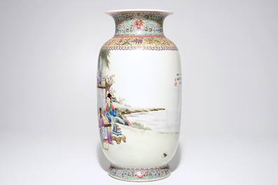 A fine Chinese famille rose vase with ladies in a garden, 20th C.