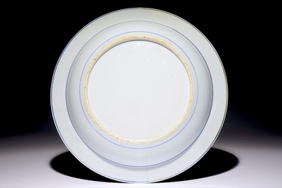 Un plat profond en porcelaine de Chine bleu et blanc &agrave; d&eacute;cor de "La Romance de la chambre de l'ouest", Yongzheng