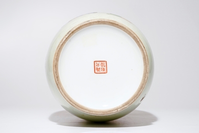 A fine Chinese famille rose vase with ladies in a garden, 20th C.