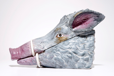 A porcelain boar's head tureen, Germany, 20th C.