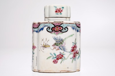 Een Chinees hexagonaal famille rose theebusje, Qianlong