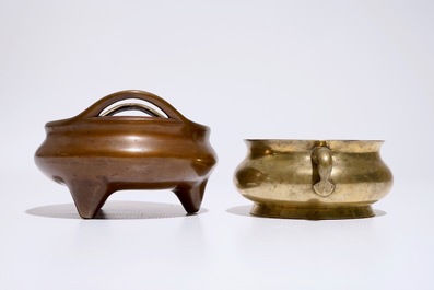 Two Chinese bronze tripod censers, 19/20th C.